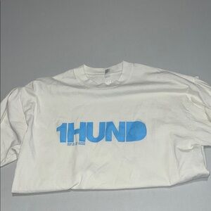 1hund head in the clouds feet on the ground tee